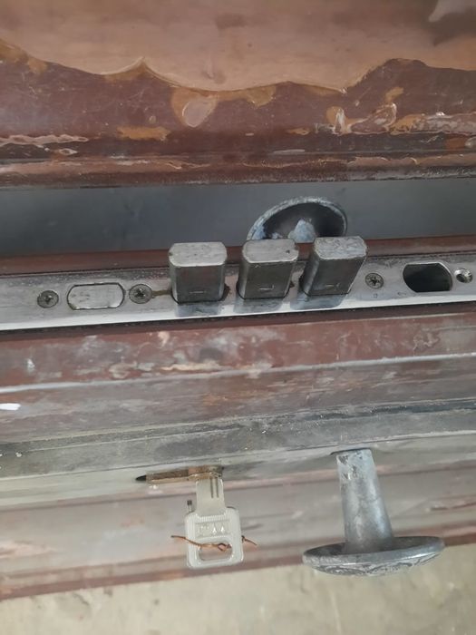 Продаётся железная дверь