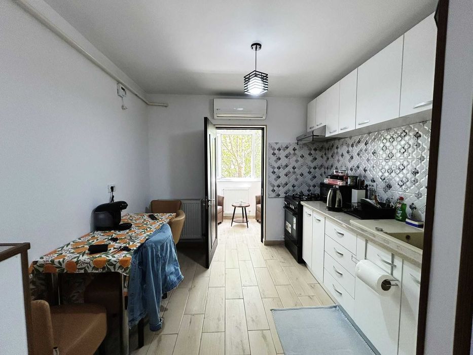 Vand apartament 2 camere decomandat, etaj 1