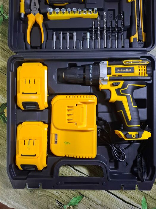 Set Bormasina + 30 accesorii cu 2 Acumulatori 21V