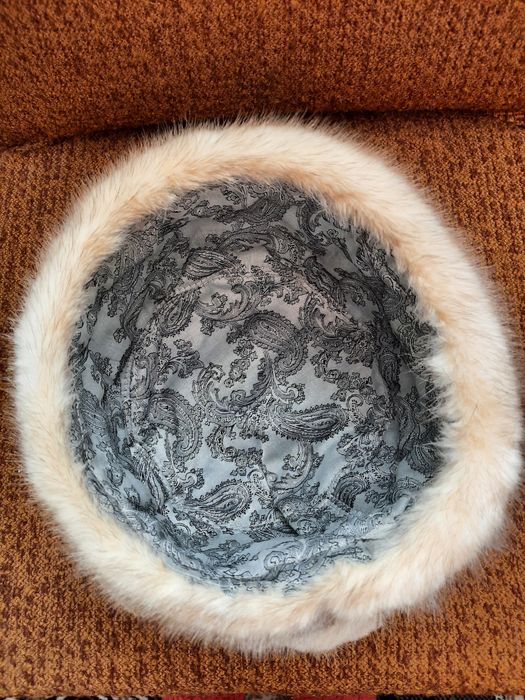 Шапка норковая продам.