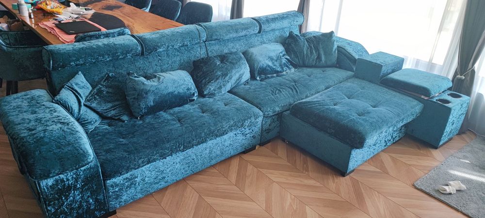 Диван за всекидневна с лежанка и таборетки