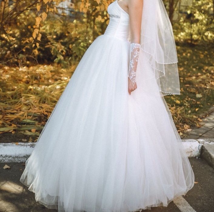 Продам шикарное свадебное платье