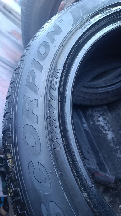 235/55/19 Pirelli