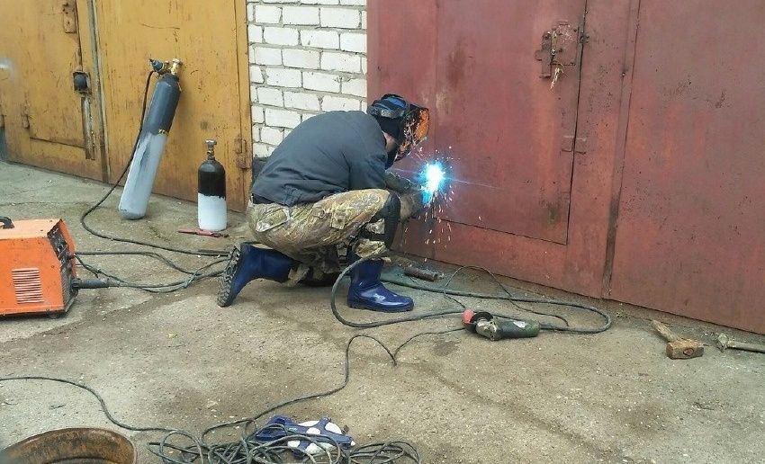 Сварочные услуги гаражей, ворот, заборов, навесов, беседок, лестниц и