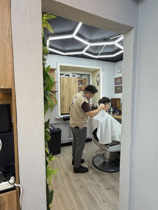 Продаётся действующая парикмахерская.