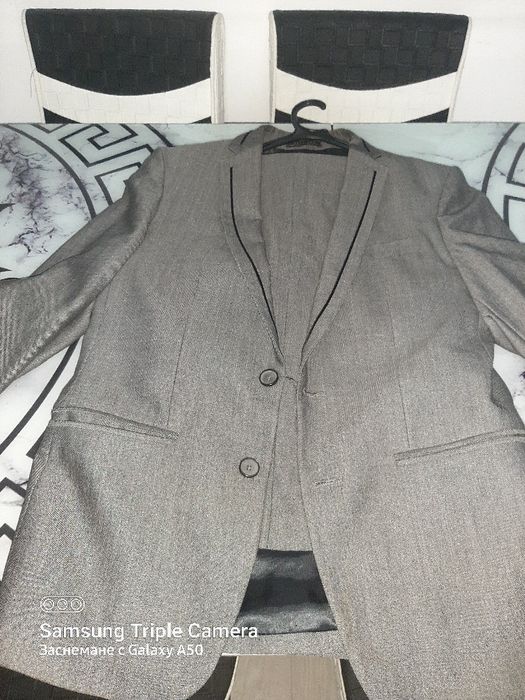 Мъжки костюми и кожено яке