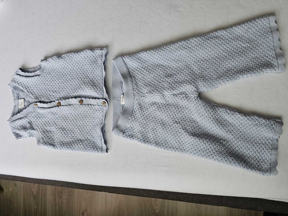 Set vesta si pantaloni tricotati bebe Next albastru marimea 80cm