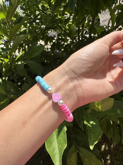 Гривни ръчно направени