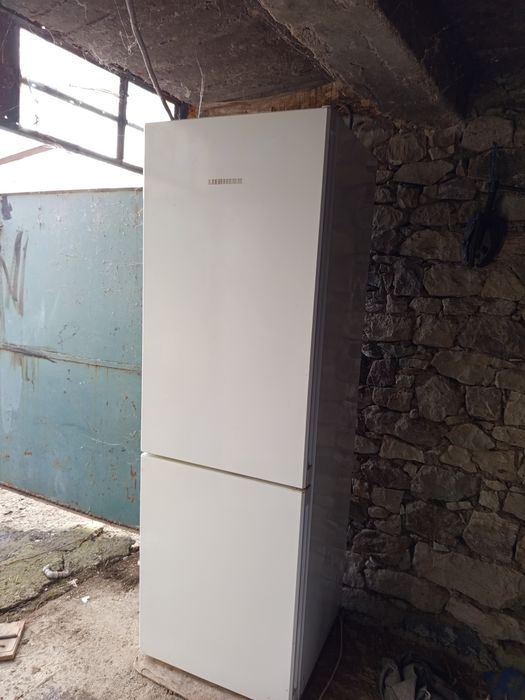 Продавам Хладилник liebherr