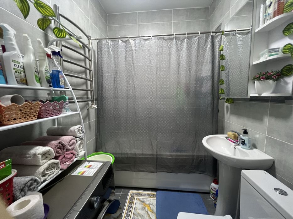 Assalom havo navastroyka uy sotiladi