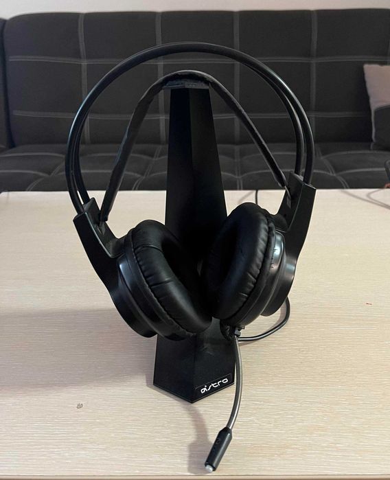 Компютър- Asus Rog Strix GL 10Cs
Intel core i5