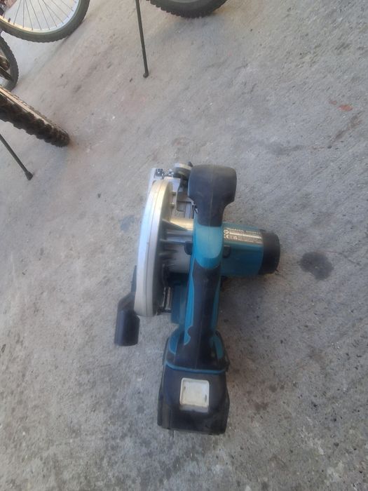 Circular makita DSS 611 .