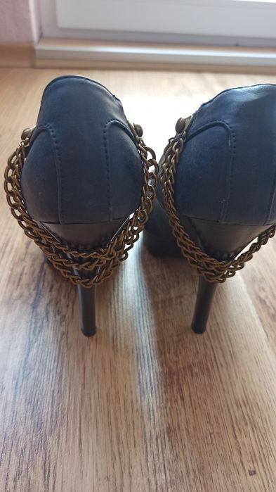 Дамски обувки на висок ток 37 номер