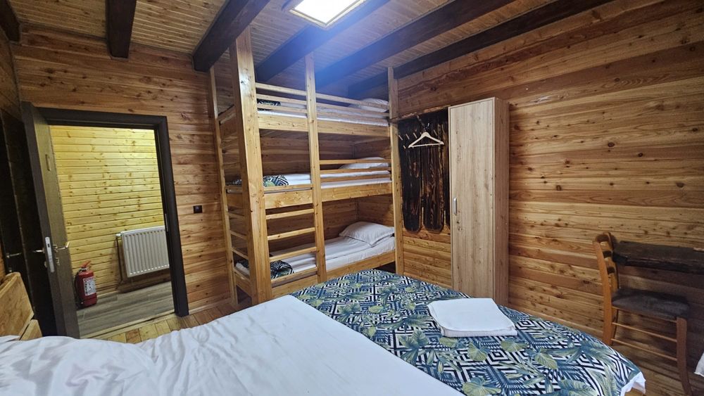 Inchiriez Cabana cu ciubăr și piscină in Valea Ierii , Cluj