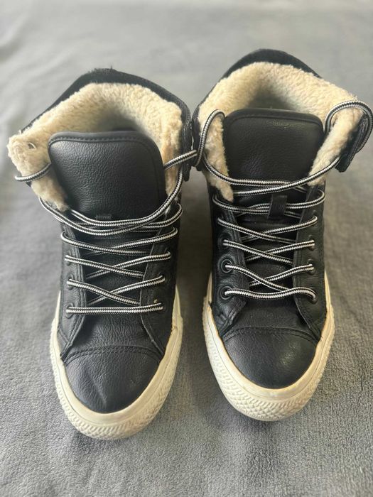 Vand   2 perechi ghete CONVERSE 37,5