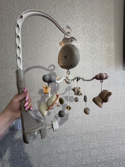 Продам мобиль на кроватку