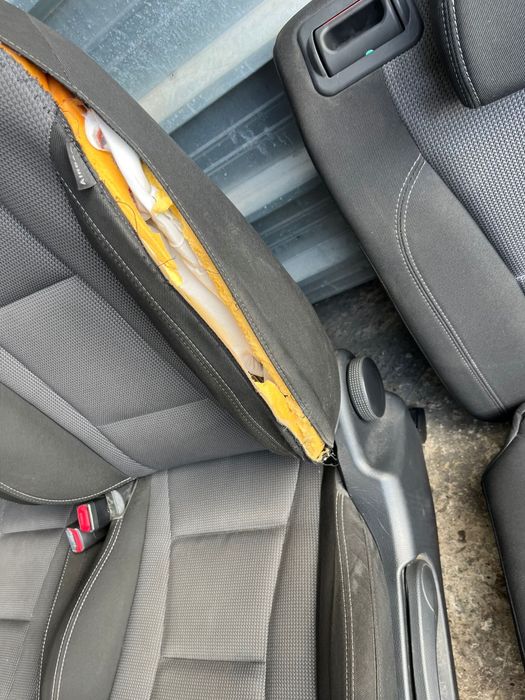 Салон за HYUNDAI I30 обикновен плат гръмнала лява седалка ном 998