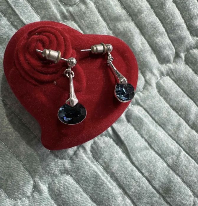 Продам серьги камни Swarovski