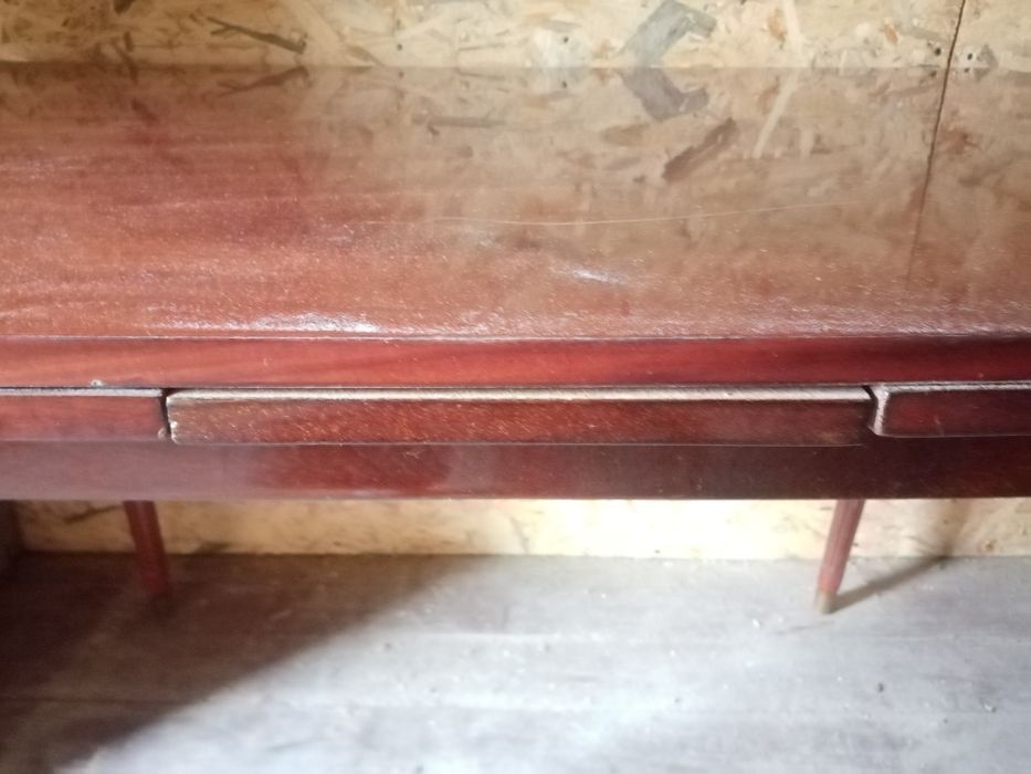 Masă retro extensibila la 12 persoane