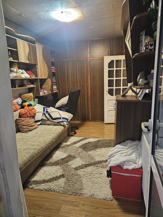 Apartament cu 2 camere,cu centrala pe gaz