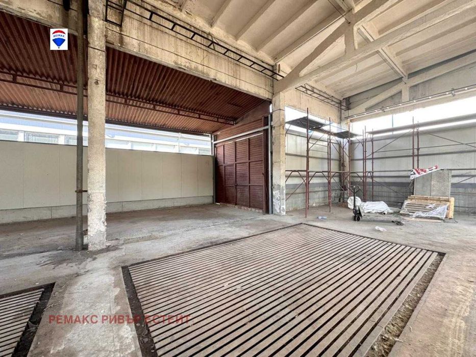 Продава се Промишлена сграда в Русе, Здравец Изток - 940 кв.м за 350 €/кв.м - Снимка #6