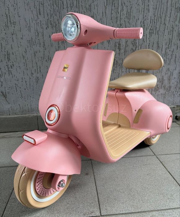 Детский мотоцикл Vespa 12V с музыкой Bluetooth для детей 3–9 лет