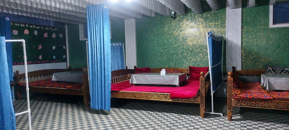 Кафе ва уй сотилади