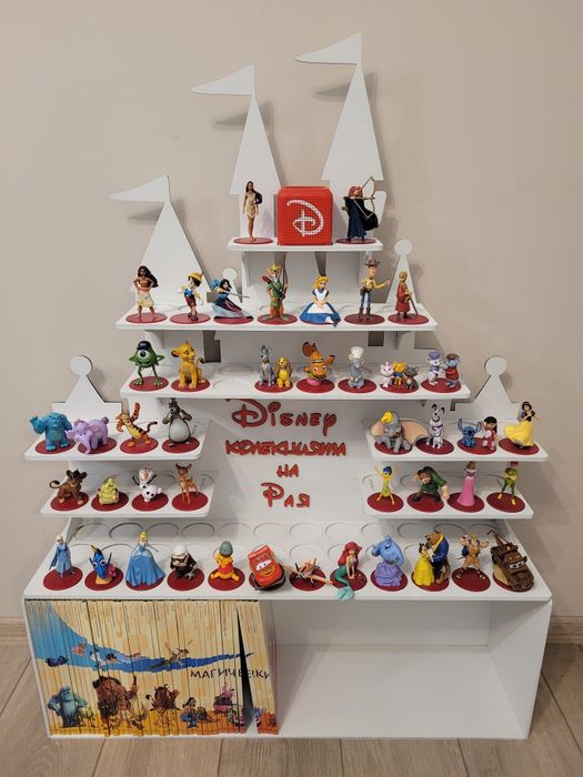 Етажерка Disney Замък за Магически Аудио Приказки – книги и фигурки.