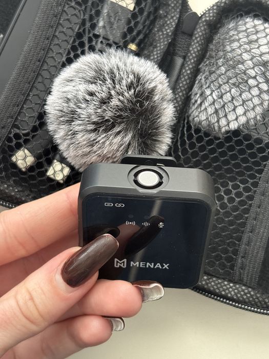 Петлички микрофон