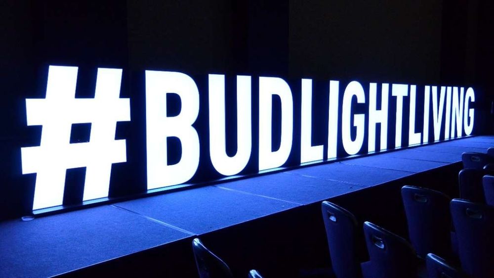 Reclame luminoase litere volumetrice