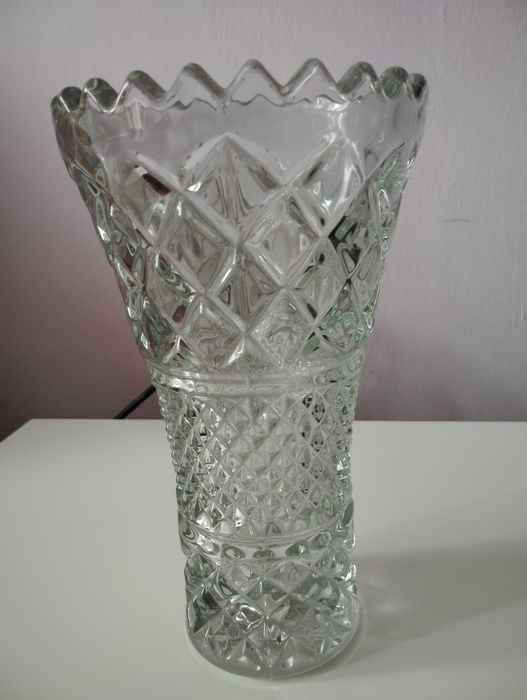 Кристална ваза за цветя
