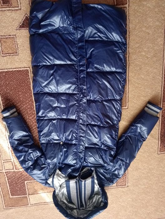 Продам пуховик весна -осень