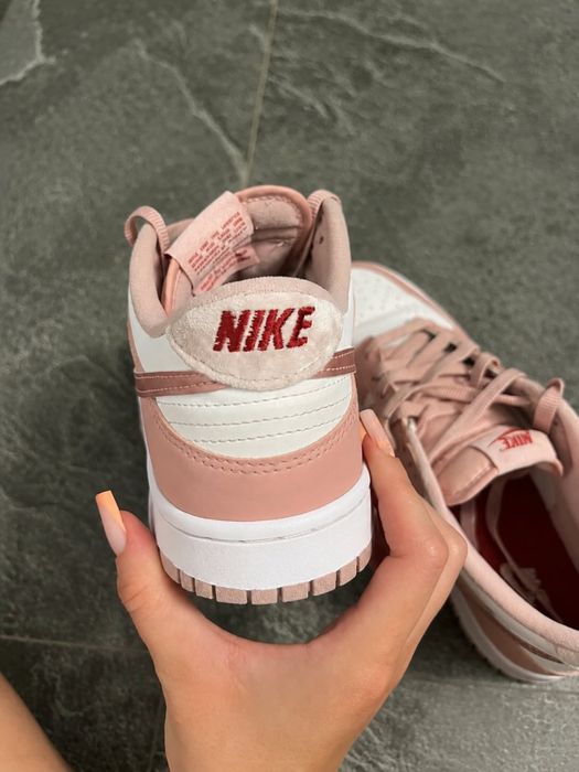 Nike dunk low pink velvet