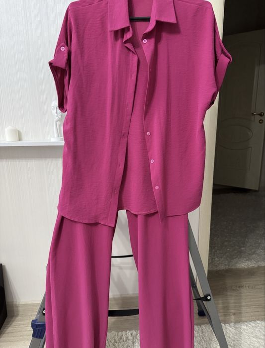 Брючные костюмы