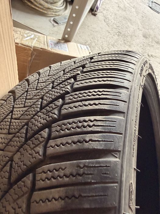 Продам шины 235/35/19