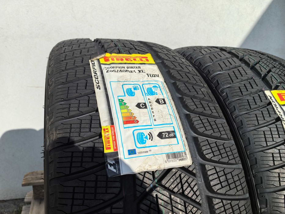 255/40/21 Пирели ДОТ 2020 г - Чисто Нови