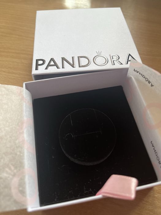 Торбички и кутийки за гривни Pandora