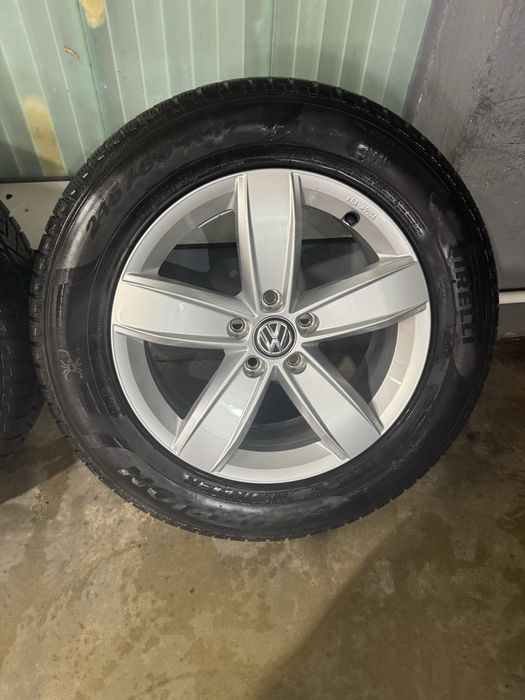 Roti iarna Tiguan 215/65R17 Pirelli