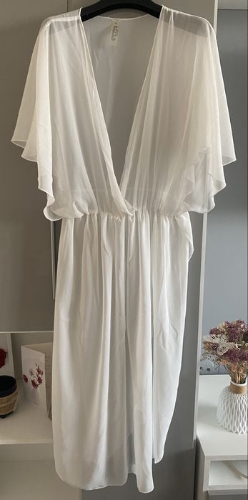 Vand rochie plaja cu crapatura M/L