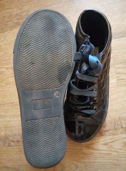 Продам обувь для девочек