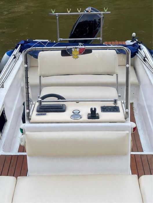 Barcă open Fiart Mare cu motor Mercury 40-60 cp