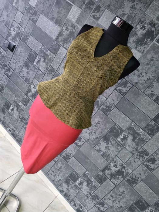 Bluză si fusta deosebite