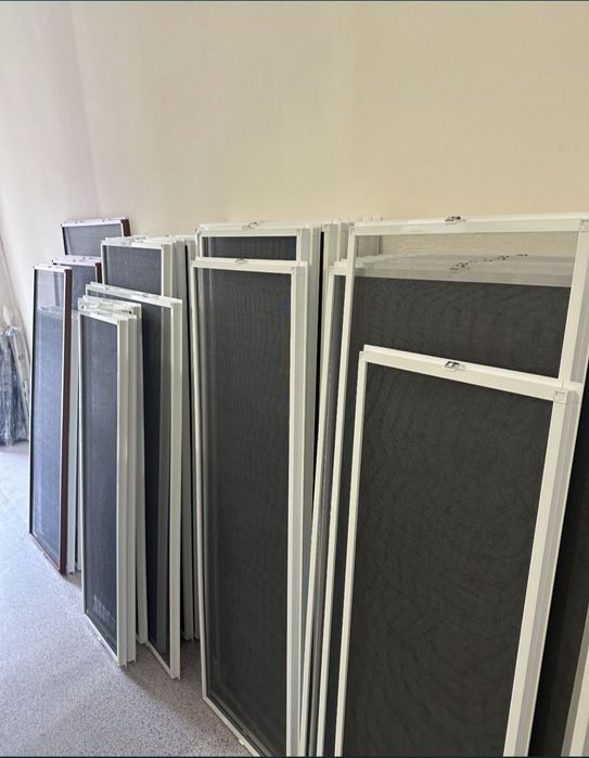 Маскитная сетка окна балконы пластик