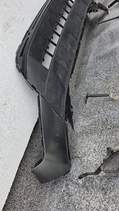 Scut spoiler bara fata armatura absorbant grila bara fata senzor VW Touareg 3 III 760 cr7 7cr 2018+