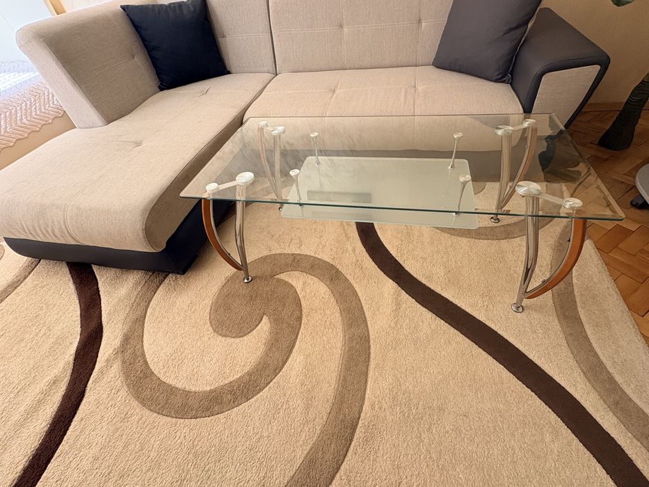 Продавам холна стъклена маса