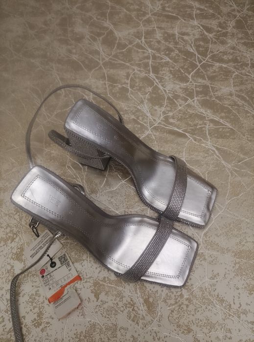 Продам босоножки от бренда "ZARA"
