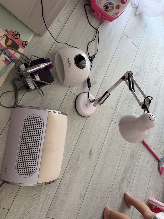 Vand kit complet pentru unghii