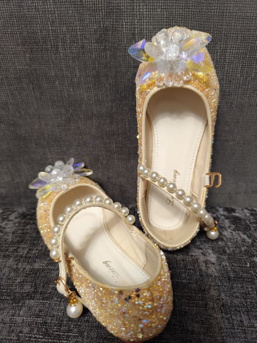 Кроссовки кеды туфли ботиночки .