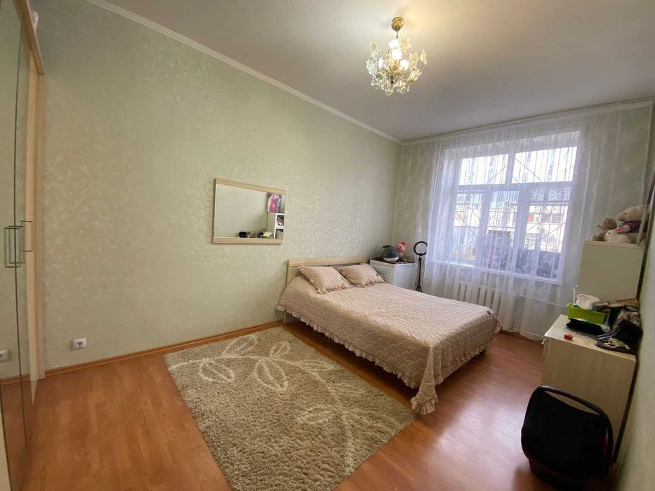 Продам 2 ком квартиру 85 кв м!