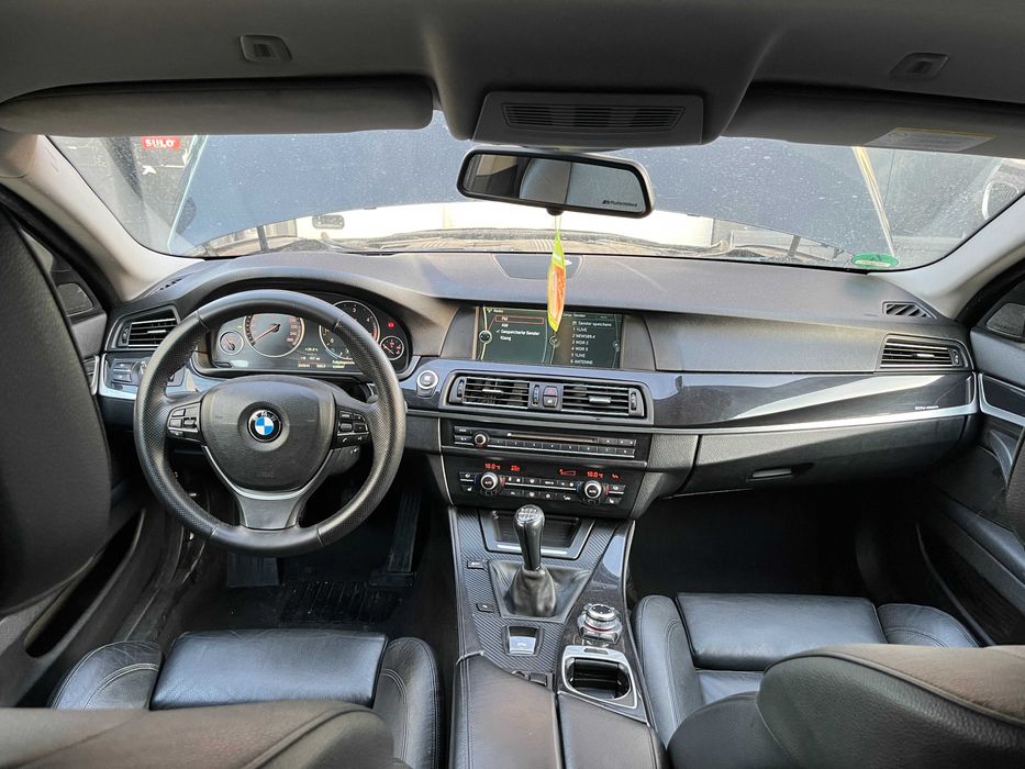 Dezmembrez BMW seria 5 F11 525d N57 204cp 3.0d an 2011